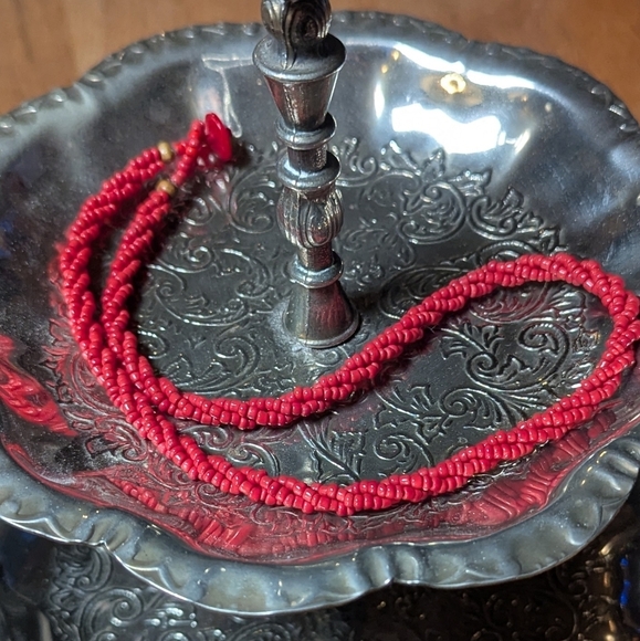 Boho Red Seed Bead Necklace - Earthy Charm & Vintage Vibes 🌺✨ - Picture 3 of 5